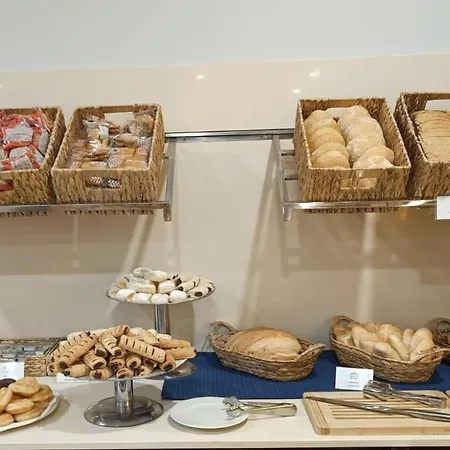 Otel Express Campo De Gibraltar-barrios By Ihg Los Barrios